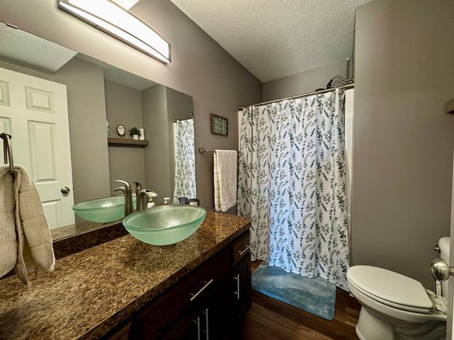 2700 Heritage Ct, Minot, ND 58703