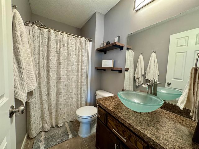 2700 Heritage Ct, Minot, ND 58703