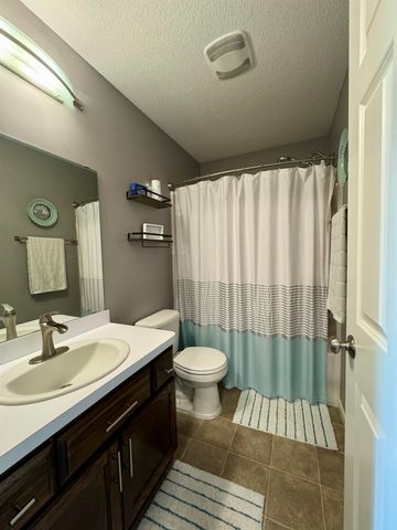 2700 Heritage Ct, Minot, ND 58703