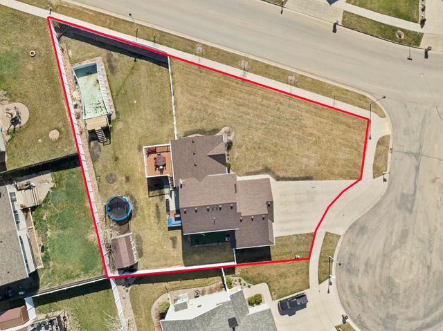 2700 Heritage Ct, Minot, ND 58703