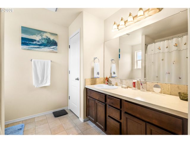 3090 REED Ave, Woodburn, OR 97071