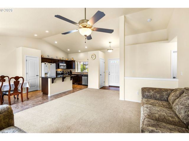 3090 REED Ave, Woodburn, OR 97071
