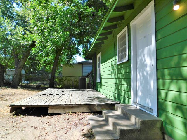 2212 Denison Street, Denton, TX 76201