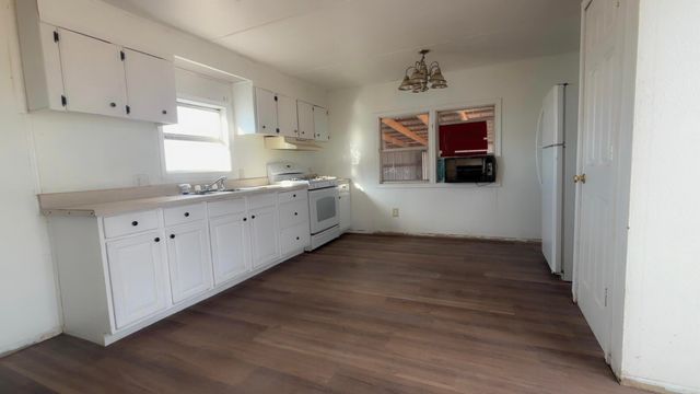 2 Hawaii Court, Moriarty, NM 87035