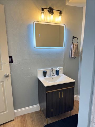 414 N 60th Way 2, Hollywood, FL 33024
