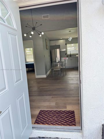 414 N 60th Way 2, Hollywood, FL 33024