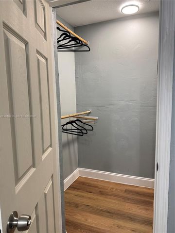 414 N 60th Way 2, Hollywood, FL 33024