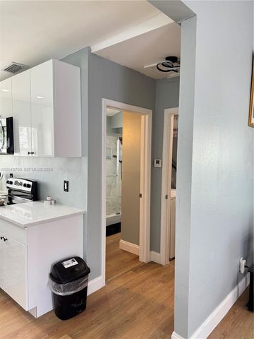 414 N 60th Way 2, Hollywood, FL 33024