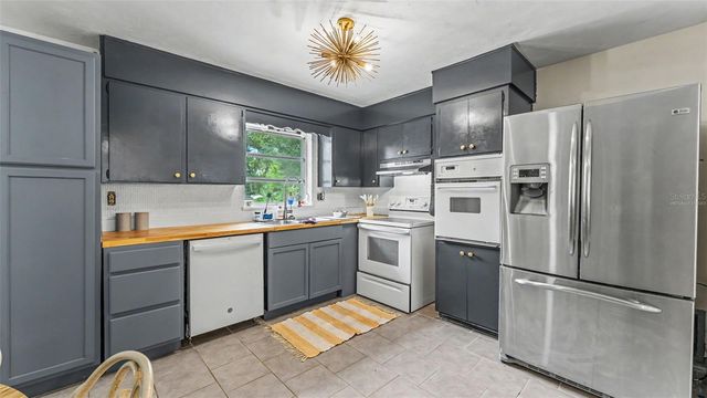7011 DAVIN STREET, Lakeland, FL 33813