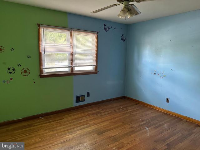 21 LOOMIS AVE, Hamilton, NJ 08610