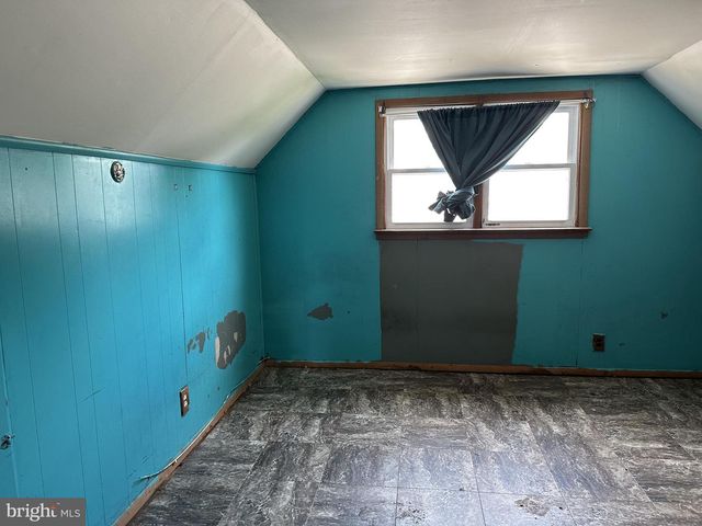 21 LOOMIS AVE, Hamilton, NJ 08610