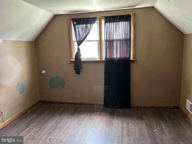 21 LOOMIS AVE, Hamilton, NJ 08610