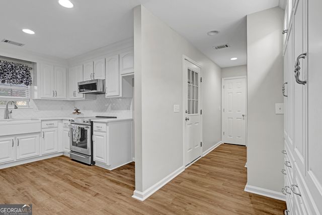 318 Graham Woods Court, Gray, GA 31032