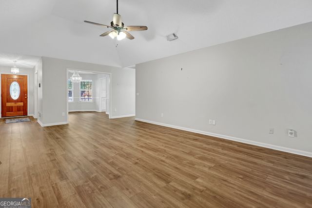 318 Graham Woods Court, Gray, GA 31032