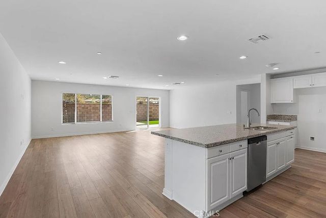 28341 Digger, Menifee, CA 92585