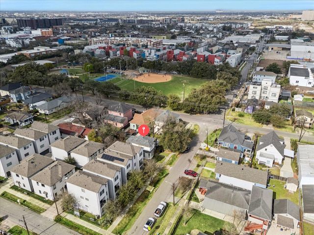 304 Palmer Street, Houston, TX 77003