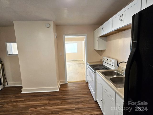 145 33rd Street SW, Hickory, NC 28602