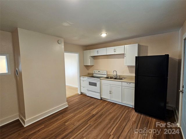 145 33rd Street SW, Hickory, NC 28602