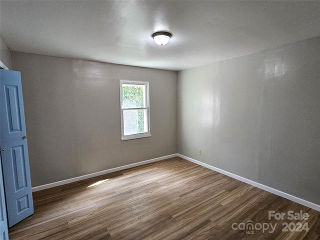 145 33rd Street SW, Hickory, NC 28602