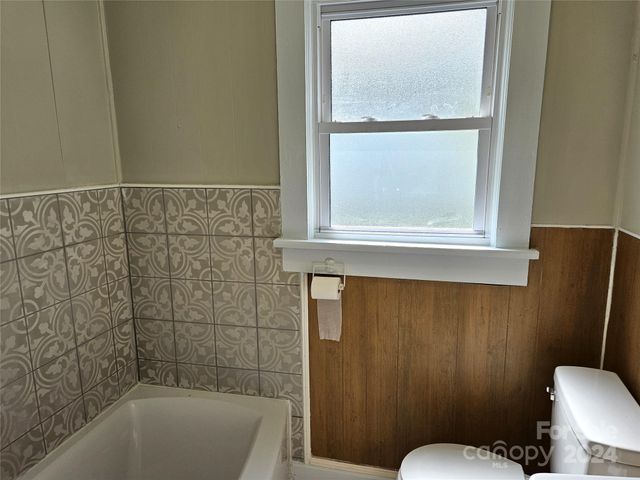 145 33rd Street SW, Hickory, NC 28602