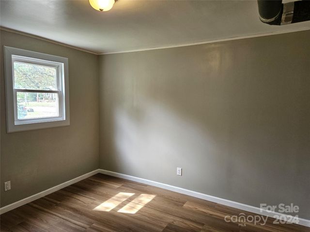 145 33rd Street SW, Hickory, NC 28602