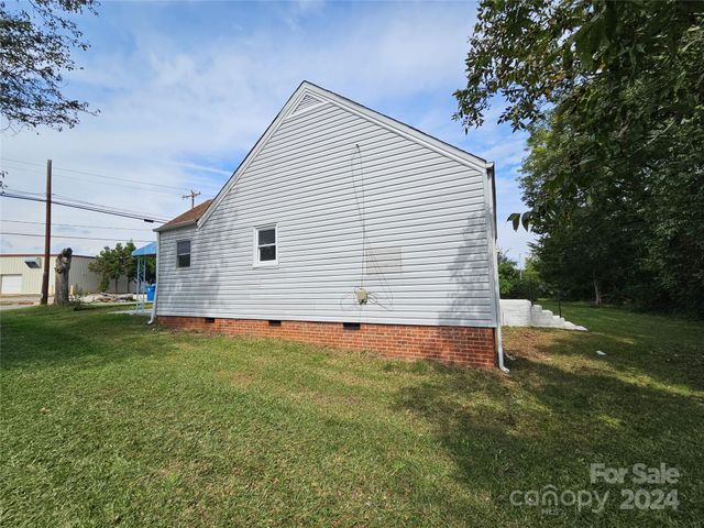 145 33rd Street SW, Hickory, NC 28602