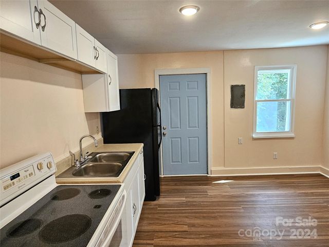 145 33rd Street SW, Hickory, NC 28602