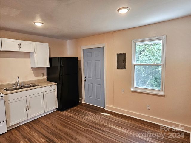 145 33rd Street SW, Hickory, NC 28602