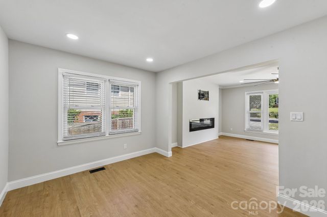 3414 Winterfield Place, Charlotte, NC 28205