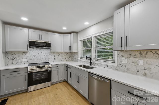 3414 Winterfield Place, Charlotte, NC 28205