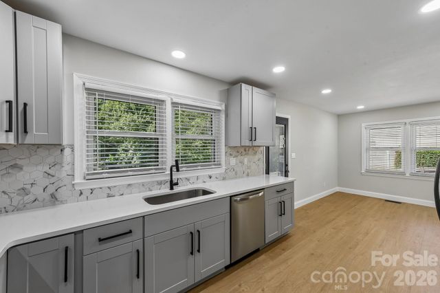 3414 Winterfield Place, Charlotte, NC 28205