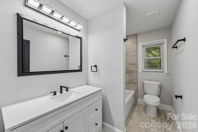 3414 Winterfield Place, Charlotte, NC 28205