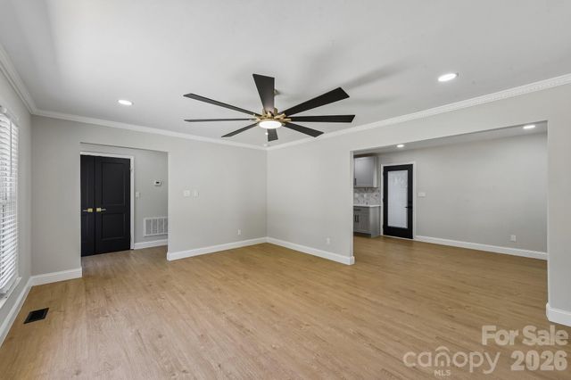 3414 Winterfield Place, Charlotte, NC 28205