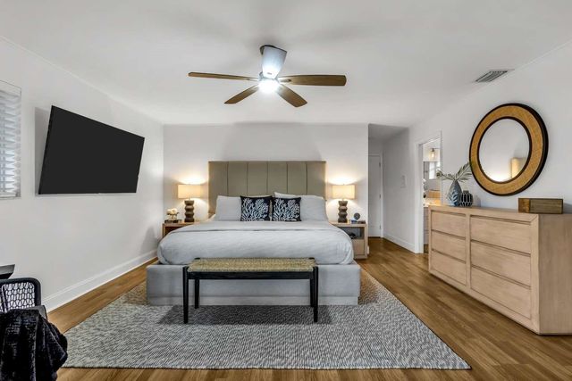 2004 NE 17th Way, Fort Lauderdale, FL 33305