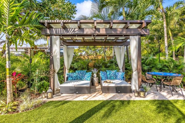 2004 NE 17th Way, Fort Lauderdale, FL 33305