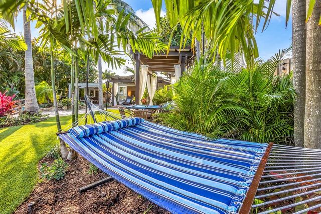 2004 NE 17th Way, Fort Lauderdale, FL 33305