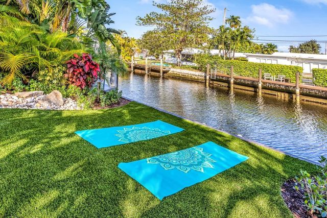 2004 NE 17th Way, Fort Lauderdale, FL 33305