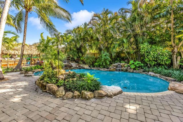 2004 NE 17th Way, Fort Lauderdale, FL 33305