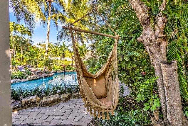 2004 NE 17th Way, Fort Lauderdale, FL 33305