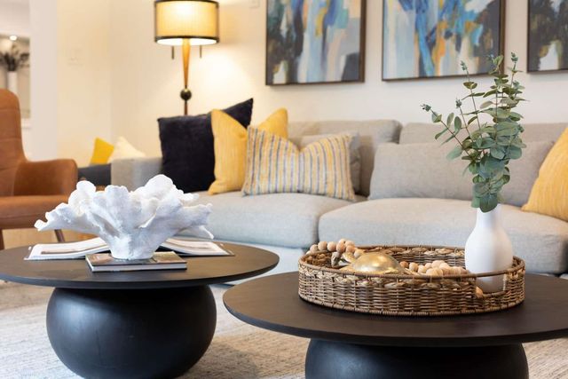 2004 NE 17th Way, Fort Lauderdale, FL 33305