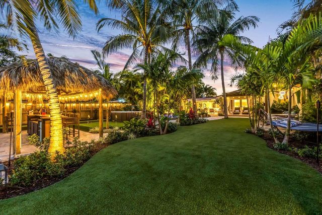 2004 NE 17th Way, Fort Lauderdale, FL 33305