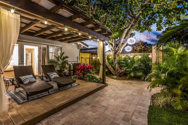 2004 NE 17th Way, Fort Lauderdale, FL 33305