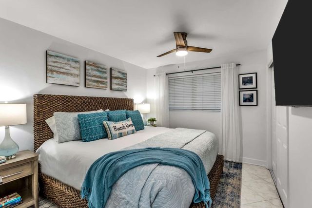 2004 NE 17th Way, Fort Lauderdale, FL 33305