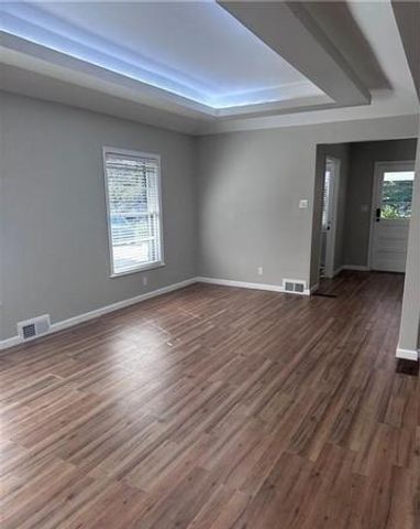 302 Old Ivy Road NE, Atlanta, GA 30342