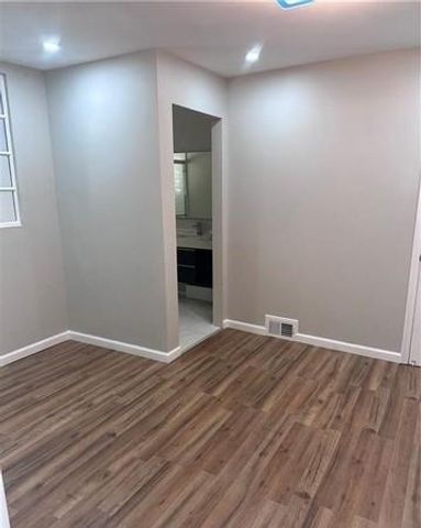 302 Old Ivy Road NE, Atlanta, GA 30342