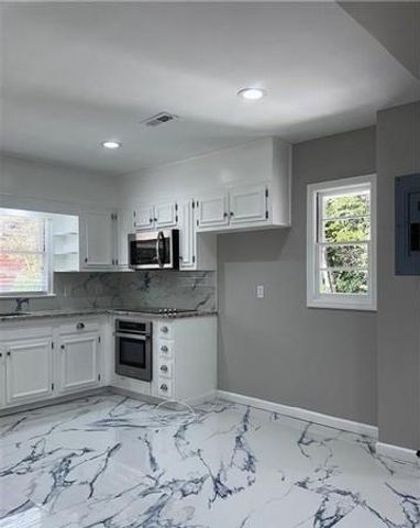 302 Old Ivy Road NE, Atlanta, GA 30342
