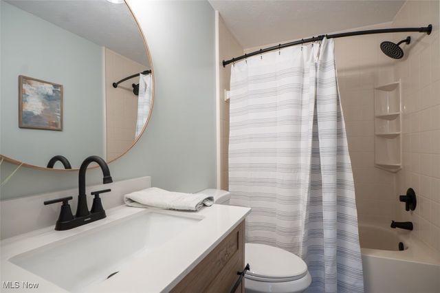 2798 E Celeste View Drive, Stow, OH 44224