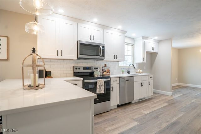 2798 E Celeste View Drive, Stow, OH 44224