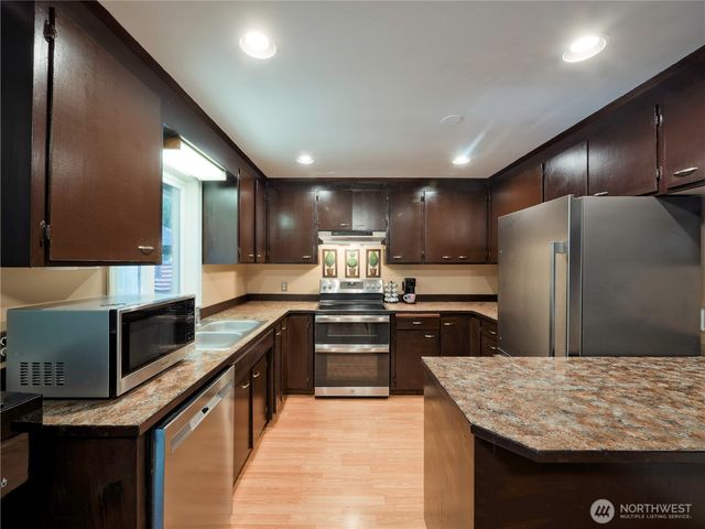 30443 3rd Avenue S, Federal Way, WA 98003