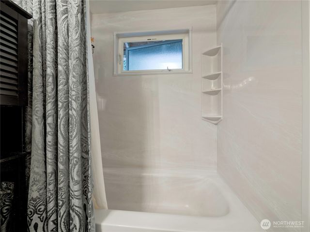 30443 3rd Avenue S, Federal Way, WA 98003